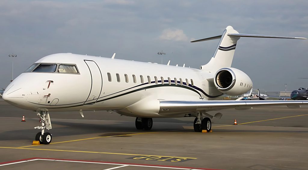 Jet Global Express estacionado en aeropuerto de lujo en México listo para vuelo privado