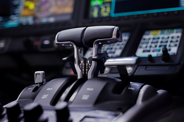 Controles de potencia del Honda Jet Elite II con FADEC y aviónica avanzada.