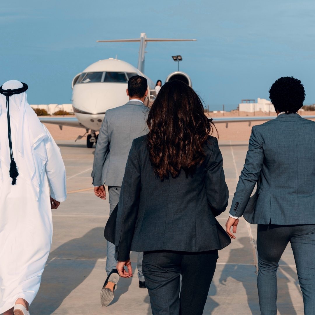 empresarios viajando-jets ejecutivos- renta de jets privados en méxico-aerpuerto de toluca-jets en cdmx
